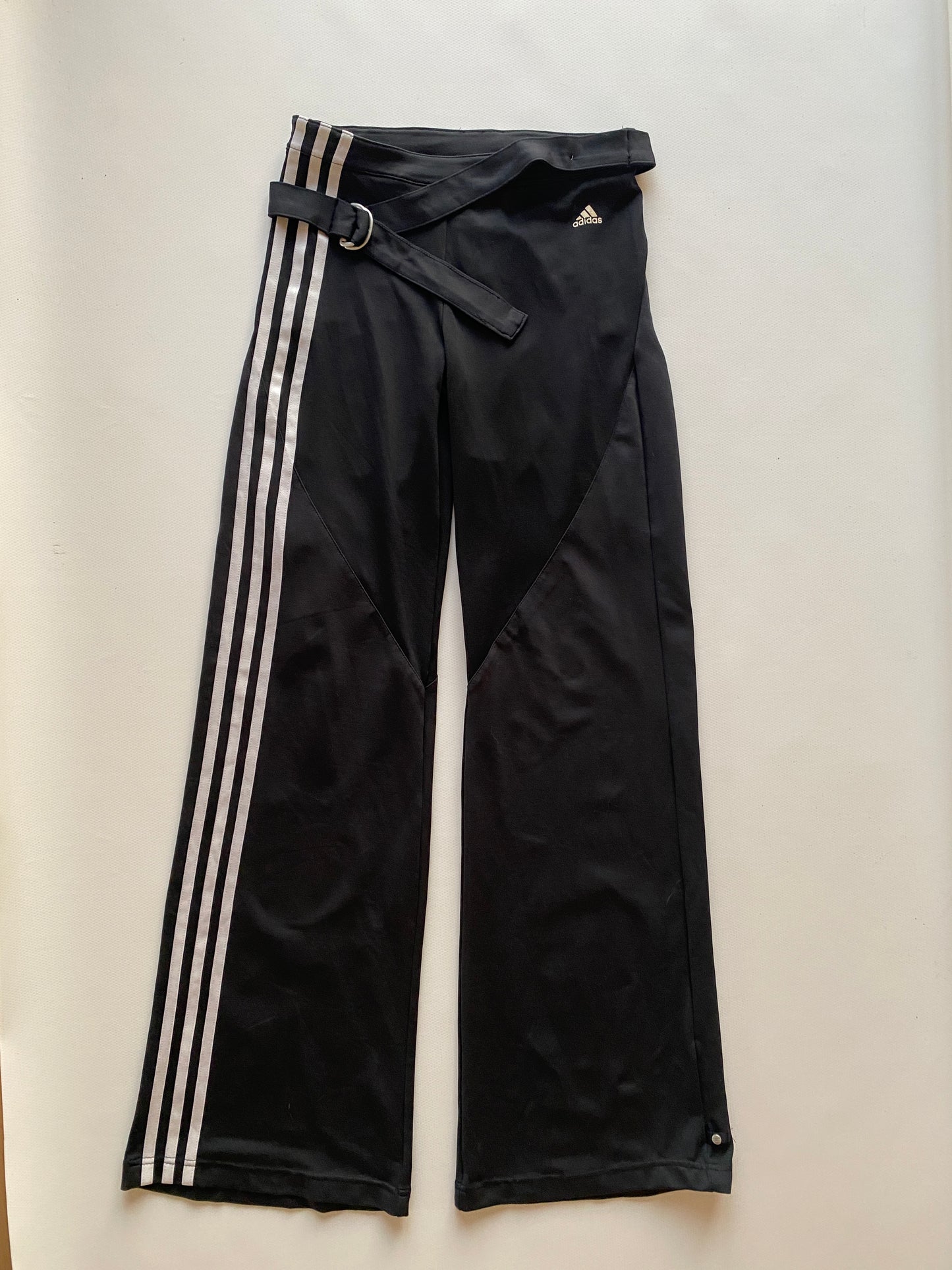 2006 adidas wide leg Hose, yoga pant Stil, schwarz weiß, XS, S