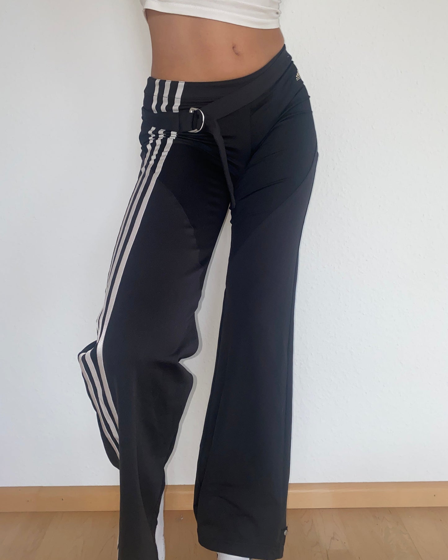 2006 adidas wide leg Hose, yoga pant Stil, schwarz weiß, XS, S