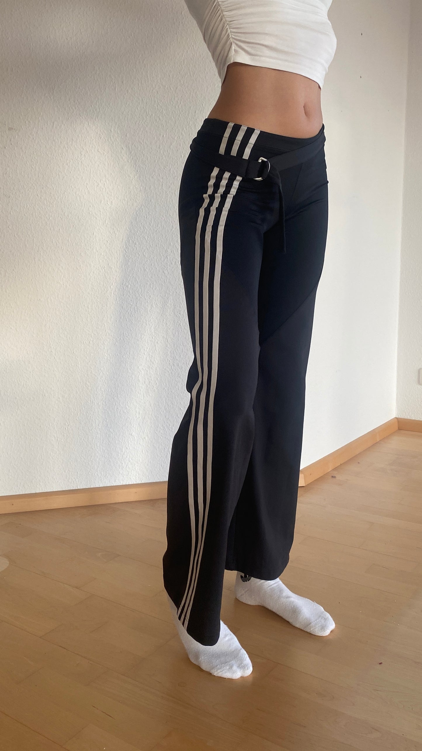 2006 adidas wide leg Hose, yoga pant Stil, schwarz weiß, XS, S