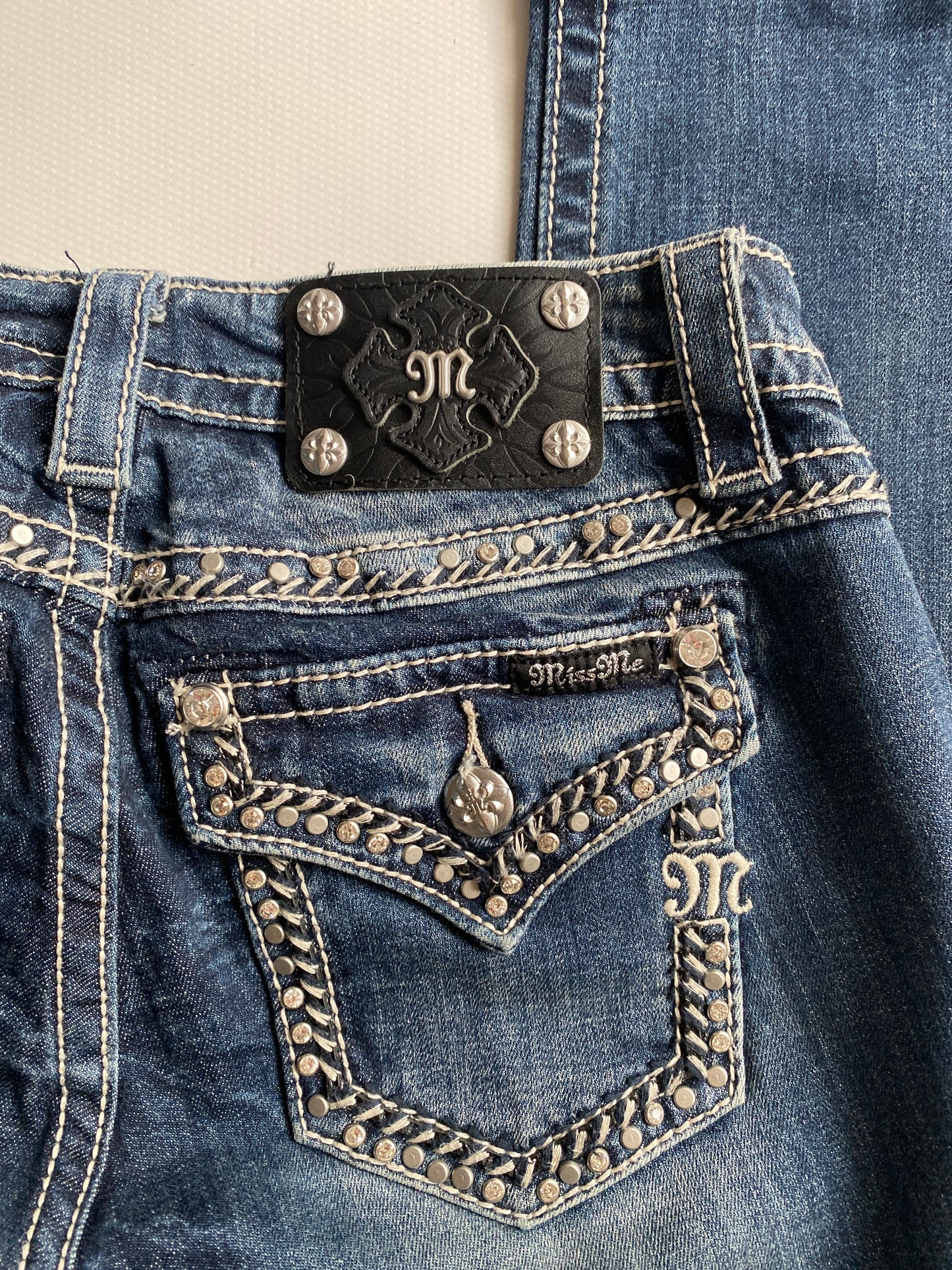 Miss Me 2000er Jeans dark denim mit Glitzersteinen, S,M