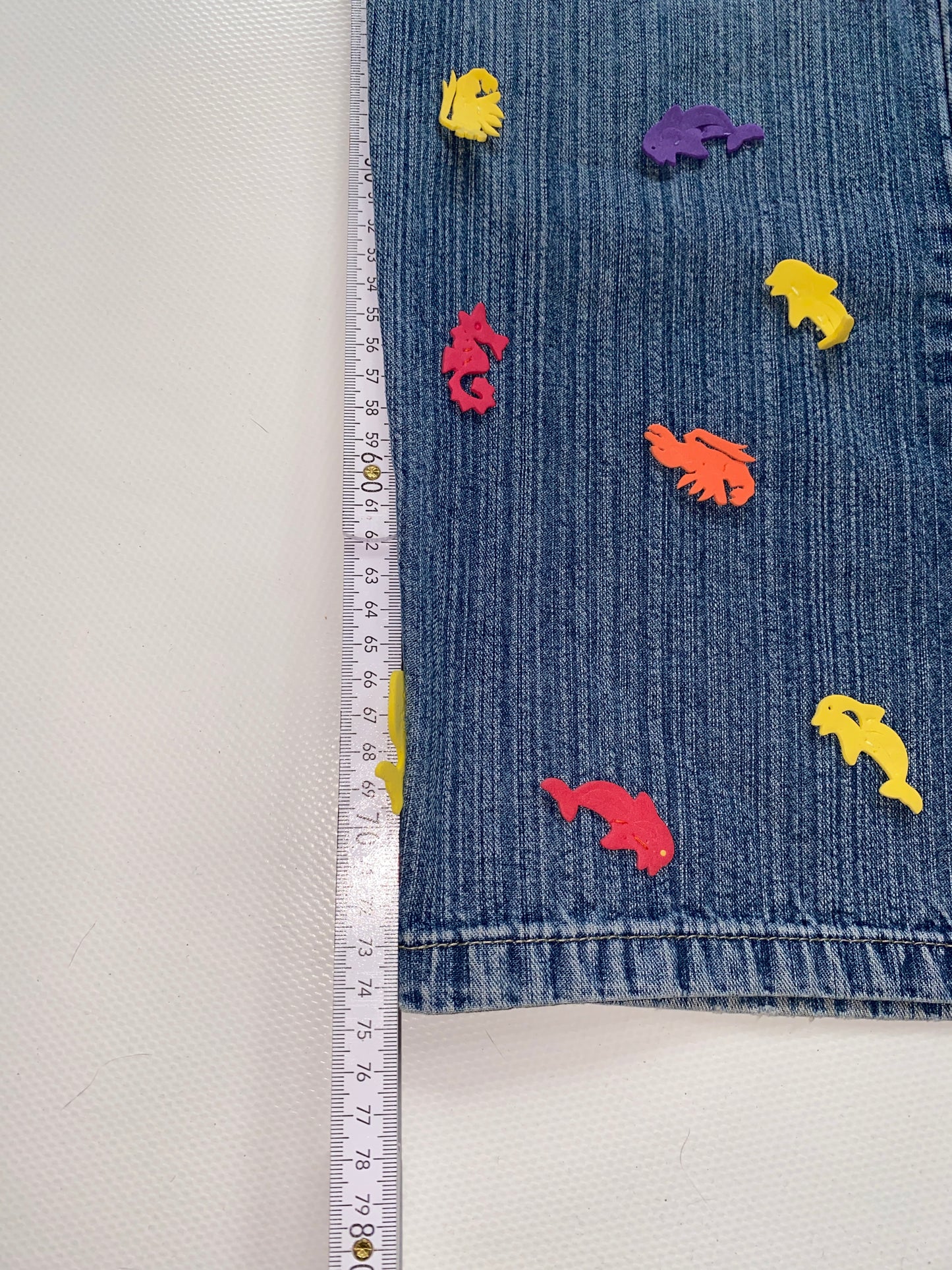 2000er denim Jeans here & there mit bunten 3D-Applikationen, S