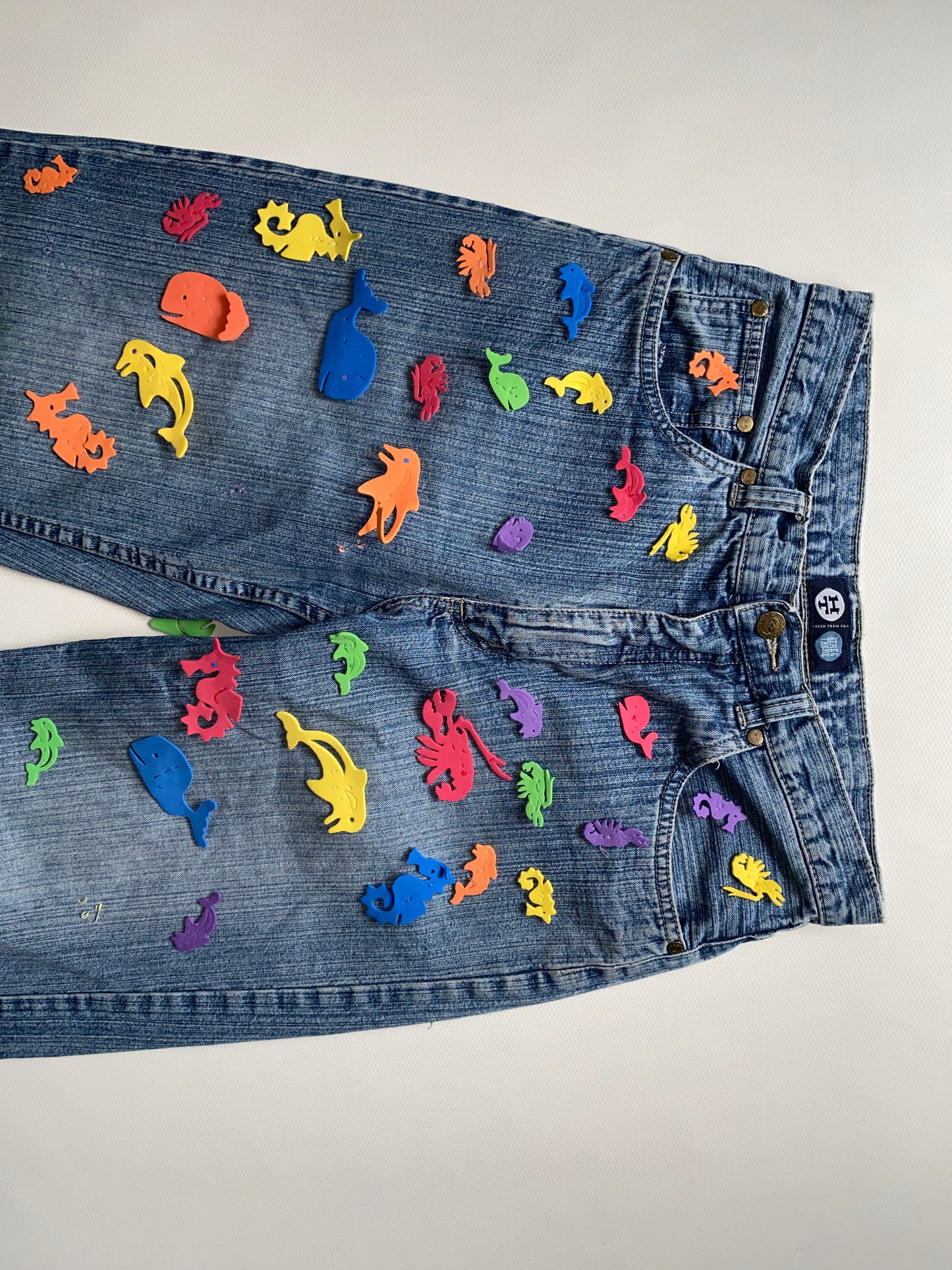 2000er denim Jeans here & there mit bunten 3D-Applikationen, S