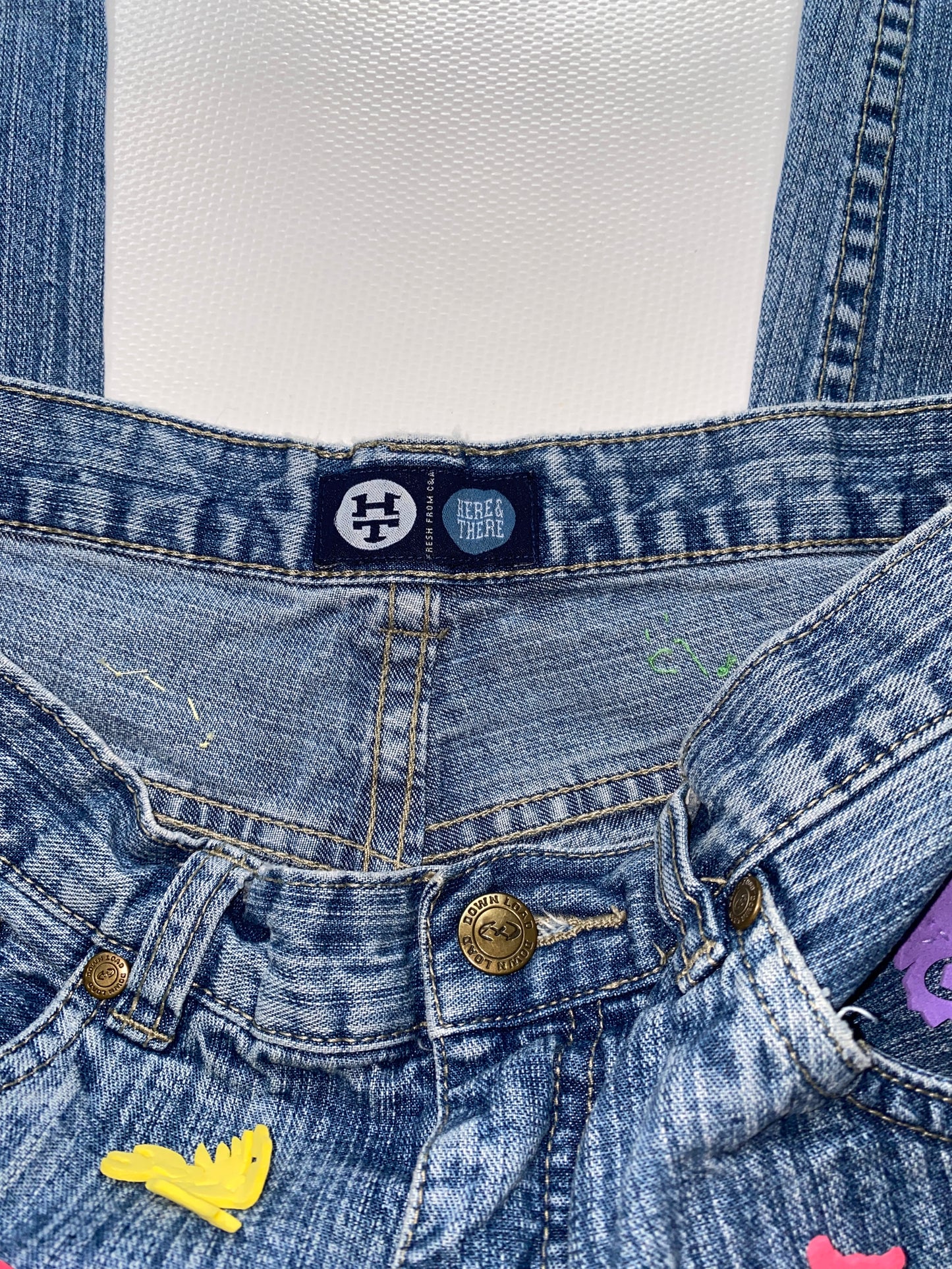 2000er denim Jeans here & there mit bunten 3D-Applikationen, S