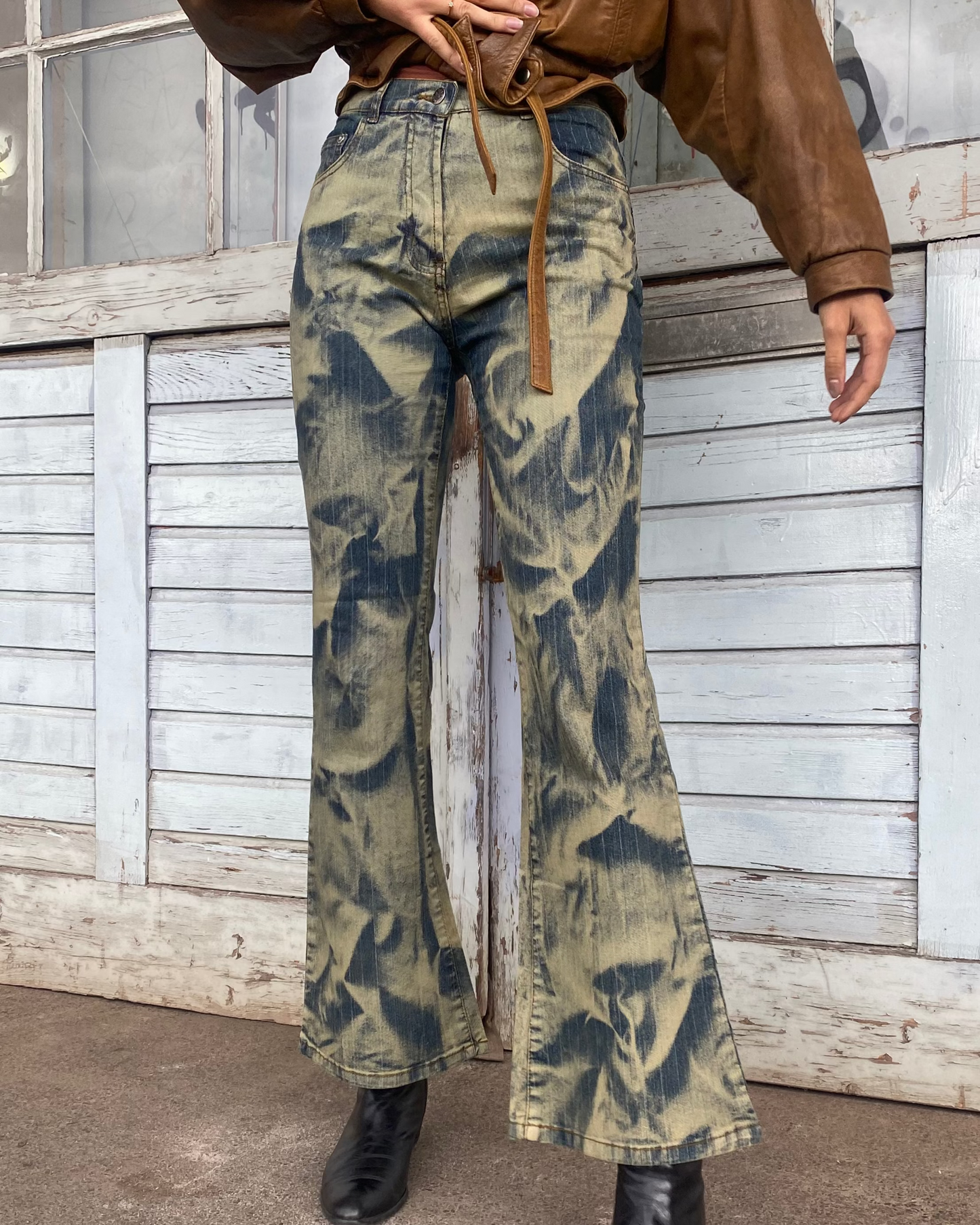 y2k Batik Acid-Wash-Jeanshose, flared, denim gelb, S