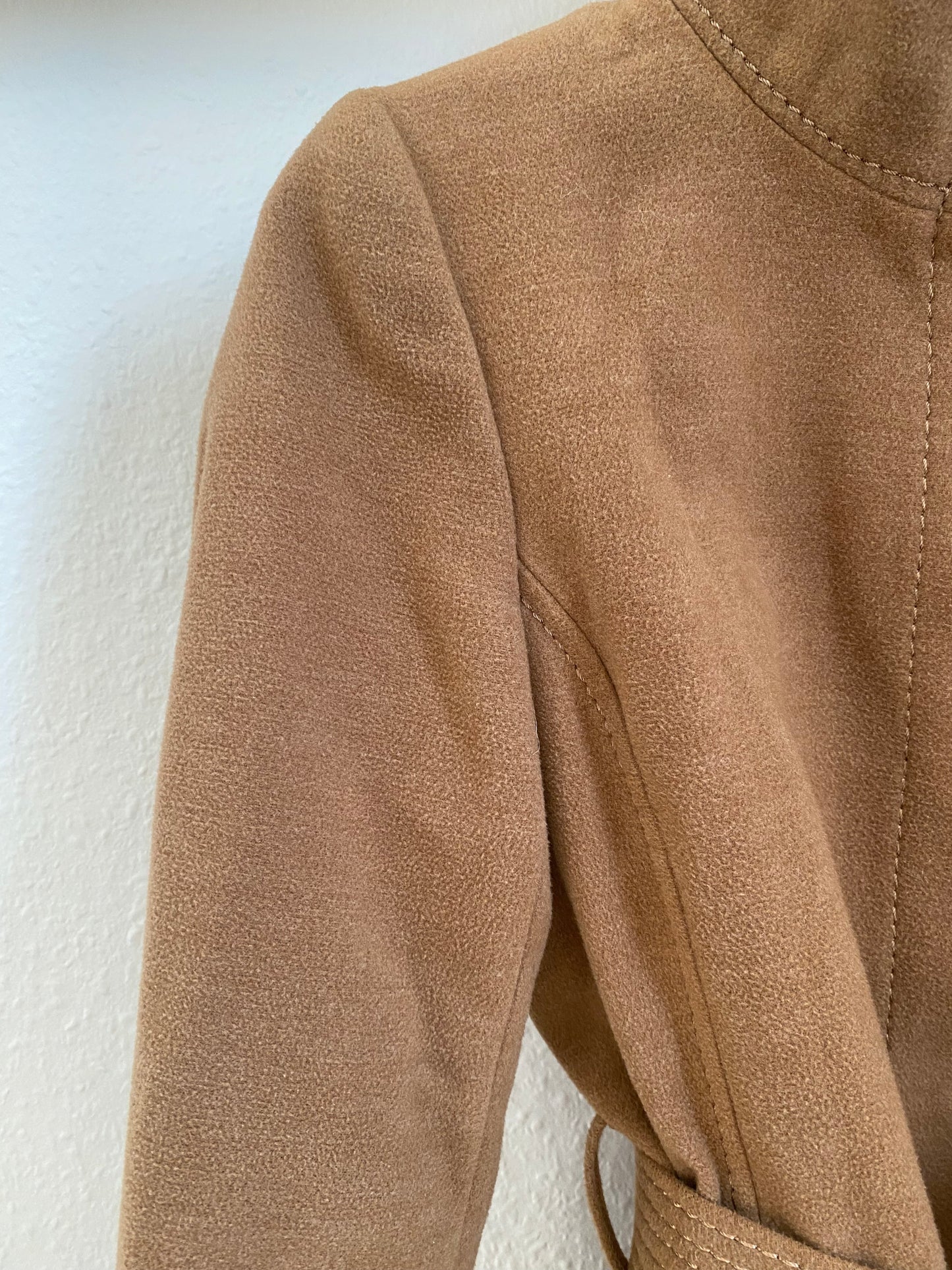 Jacke mit Bindegürtel und Kragen von H&M in kamel hellbraun, XS, S