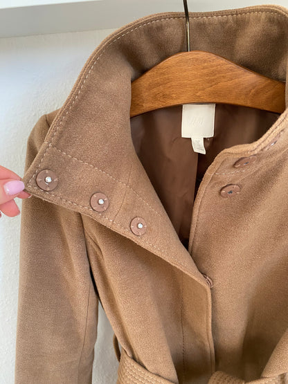 Jacke mit Bindegürtel und Kragen von H&M in kamel hellbraun, XS, S