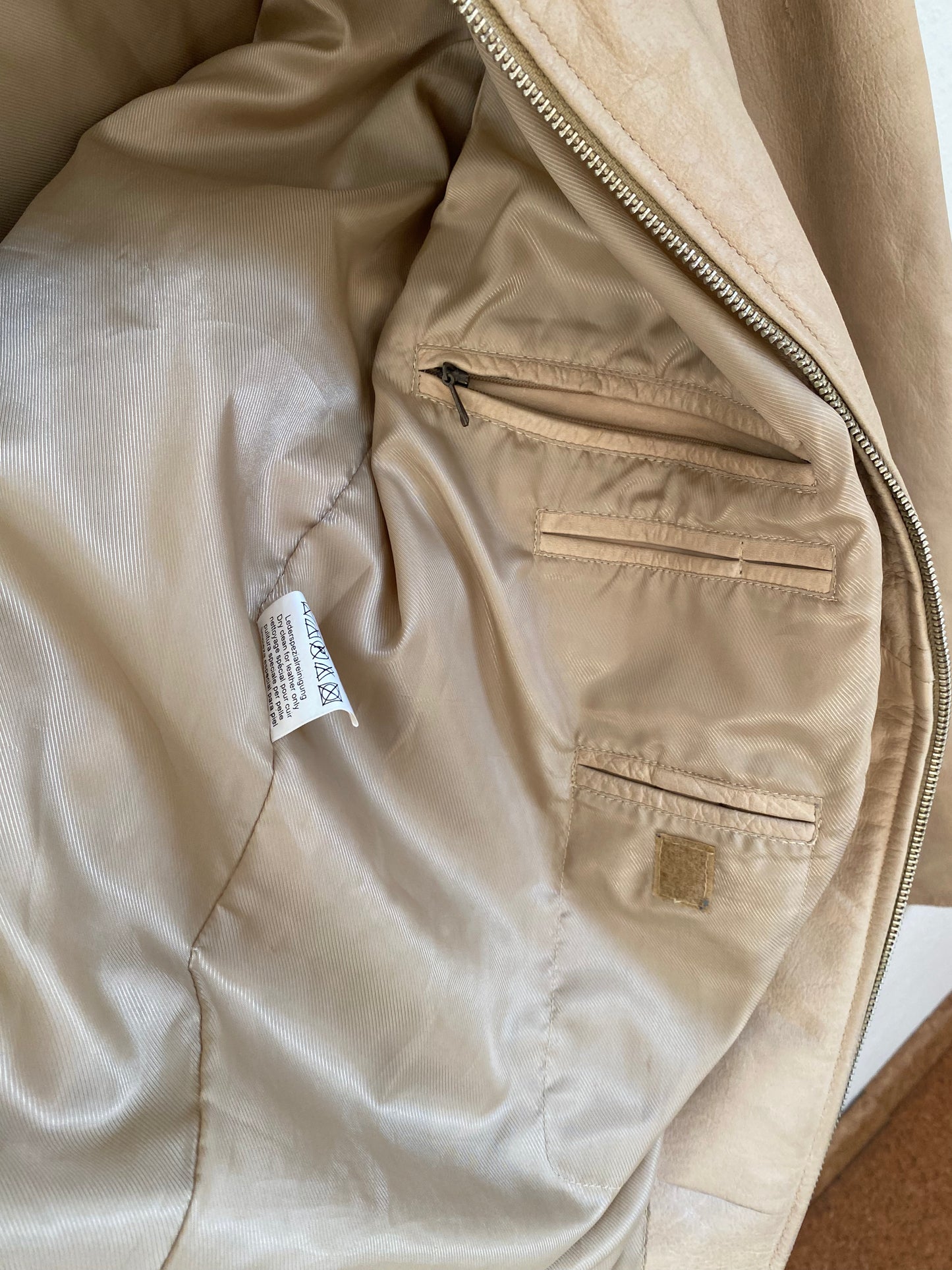 Retro Lederjacke Relaxed Fit in beige hellbraun, Reißverschluss und Kragen, oversize, S,M