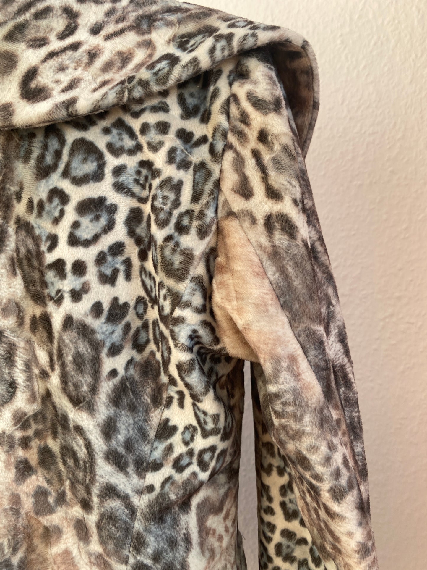 Leopard Muster weiß grau silber Jacke mit Kragen, S,M