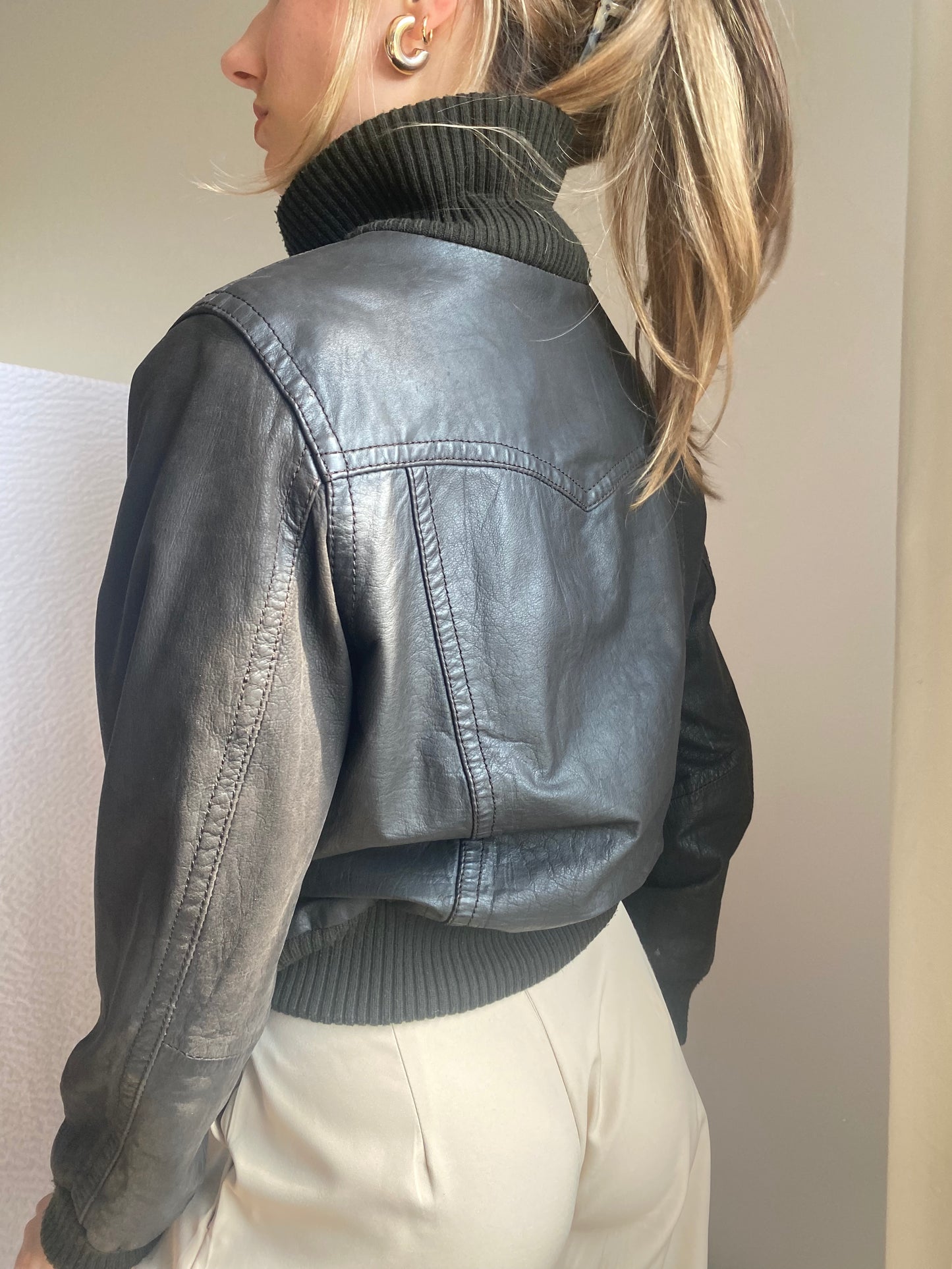 Echtlederjacke Pilotenstil, Lammleder dunkelbraun mit Rippstrick, S-M