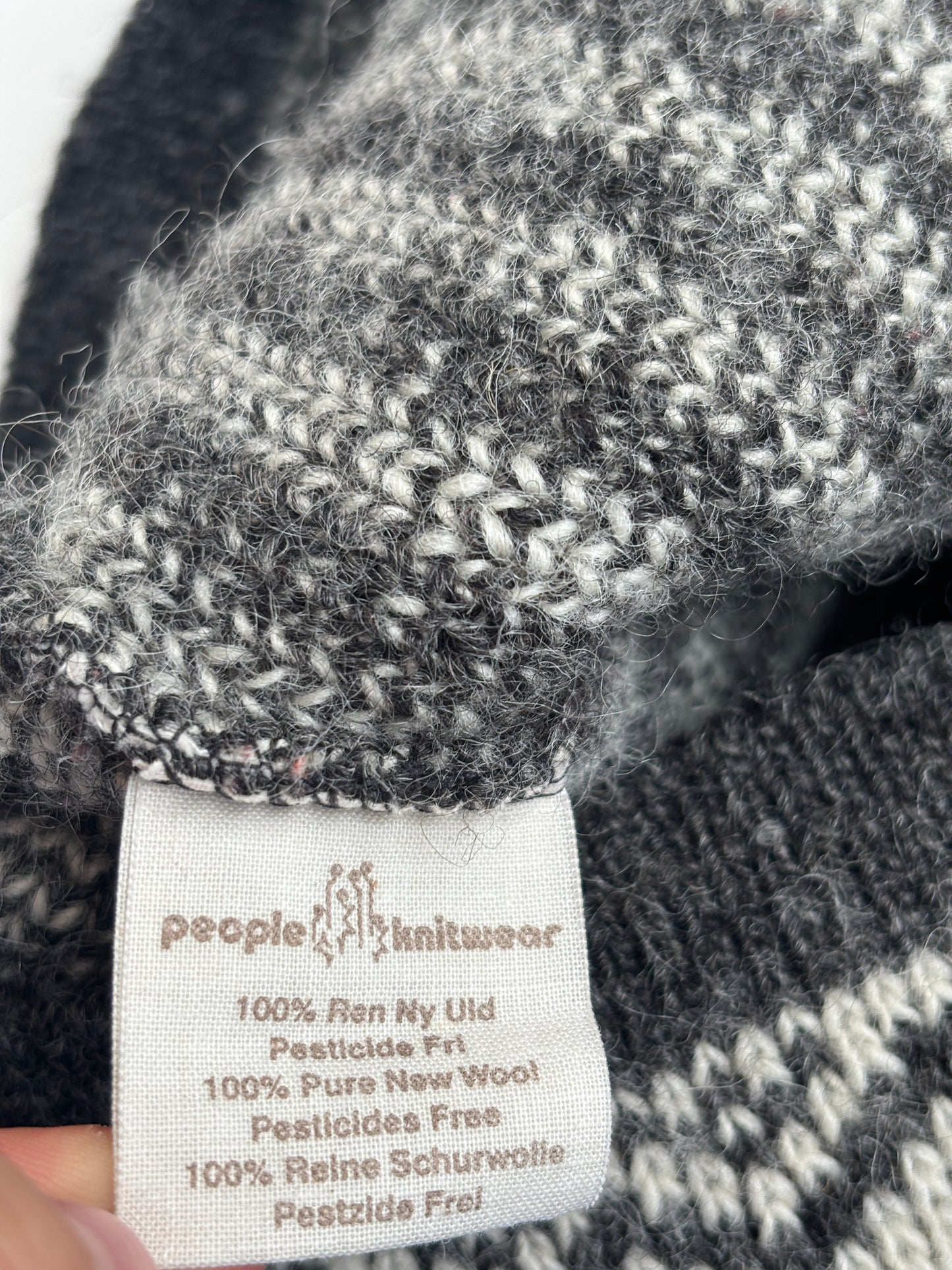 Dicker Schurwolle Strickpullover in grau-weiß gemustert, oversize S,M