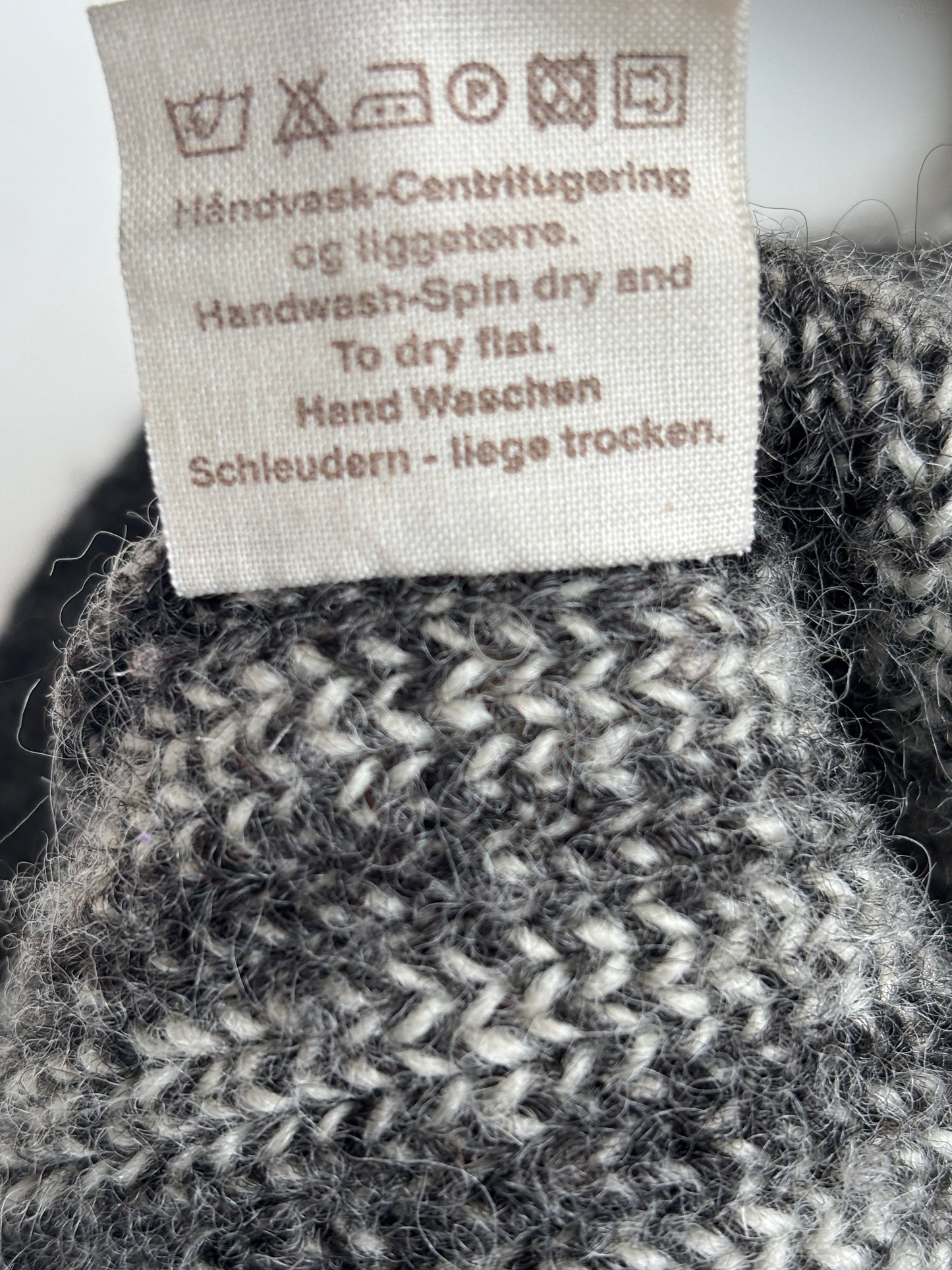 Dicker Schurwolle Strickpullover in grau-weiß gemustert, oversize S,M