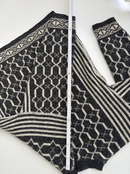 Dicker Schurwolle Strickpullover in grau-weiß gemustert, oversize S,M