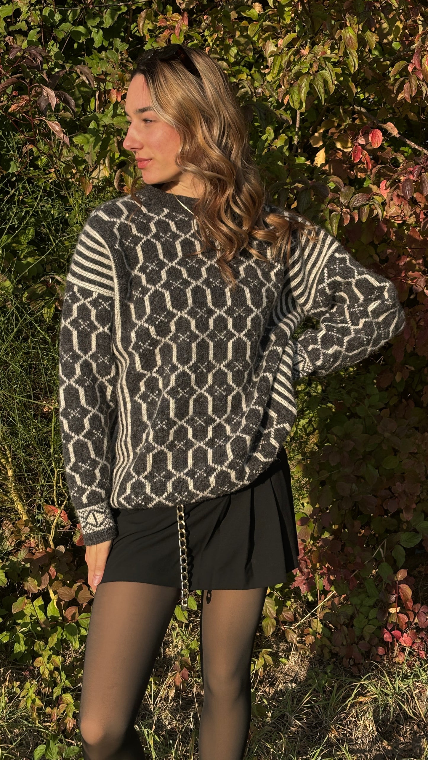 Dicker Schurwolle Strickpullover in grau-weiß gemustert, oversize S,M