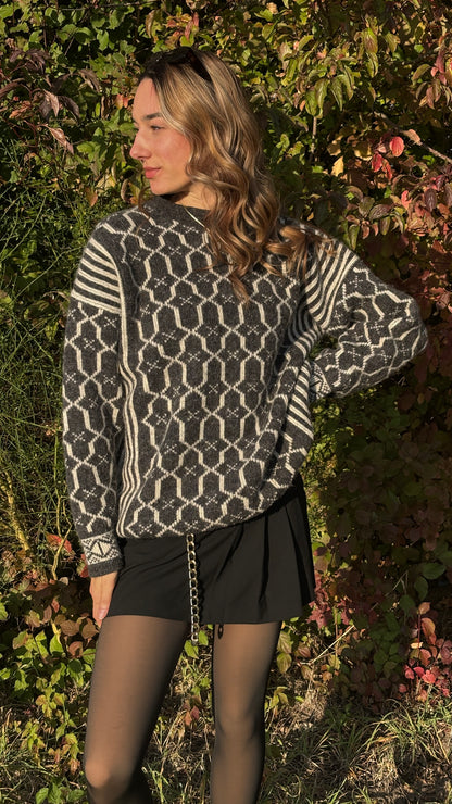 Dicker Schurwolle Strickpullover in grau-weiß gemustert, oversize S,M