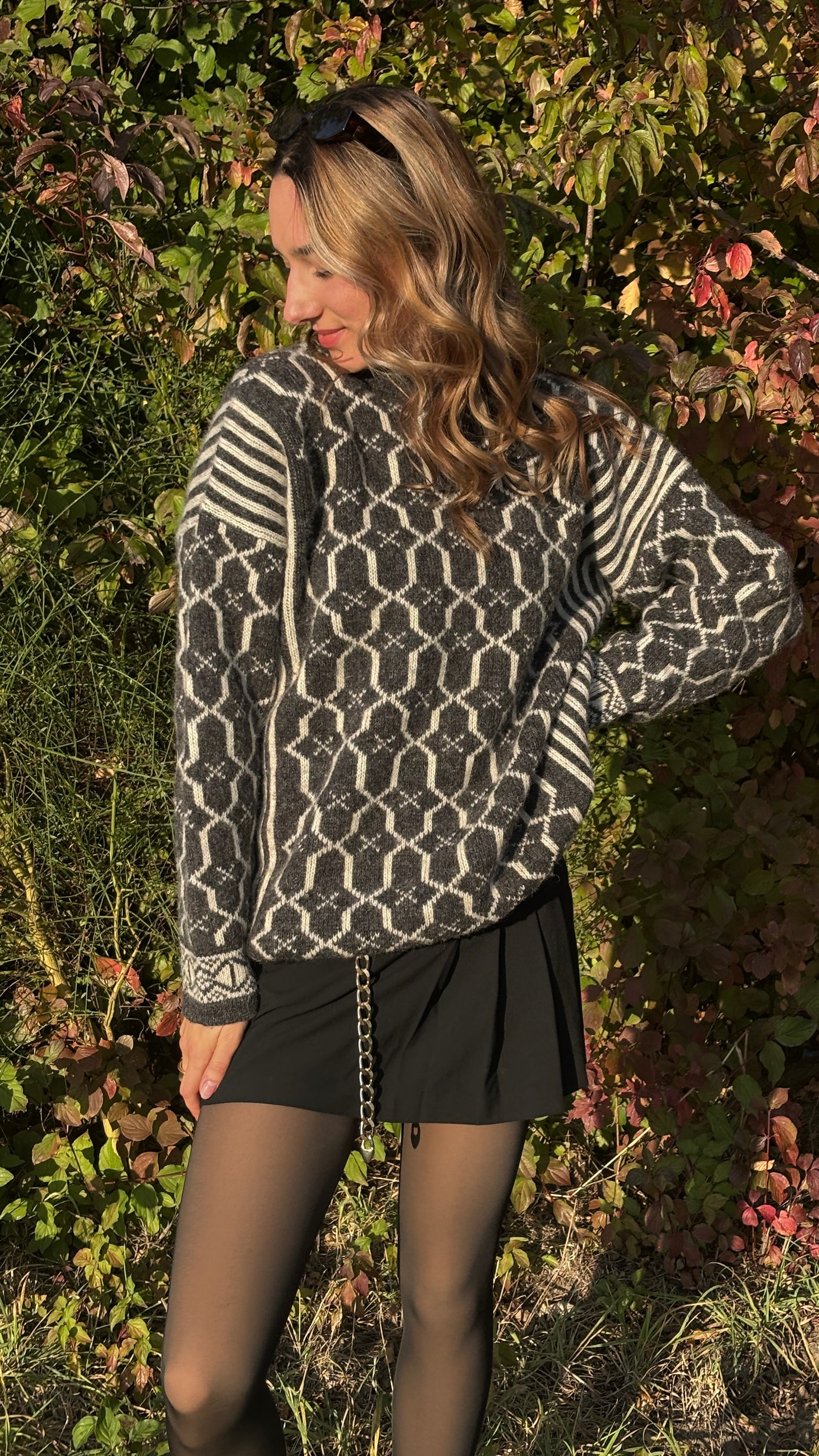 Dicker Schurwolle Strickpullover in grau-weiß gemustert, oversize S,M