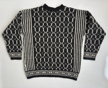 Dicker Schurwolle Strickpullover in grau-weiß gemustert, oversize S,M