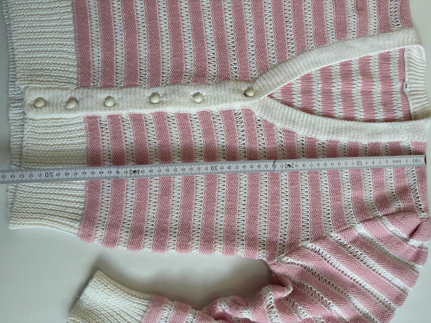 Strickjacke rosa-weiß gestreift mit Knöpfen im Retro Stil, S-M