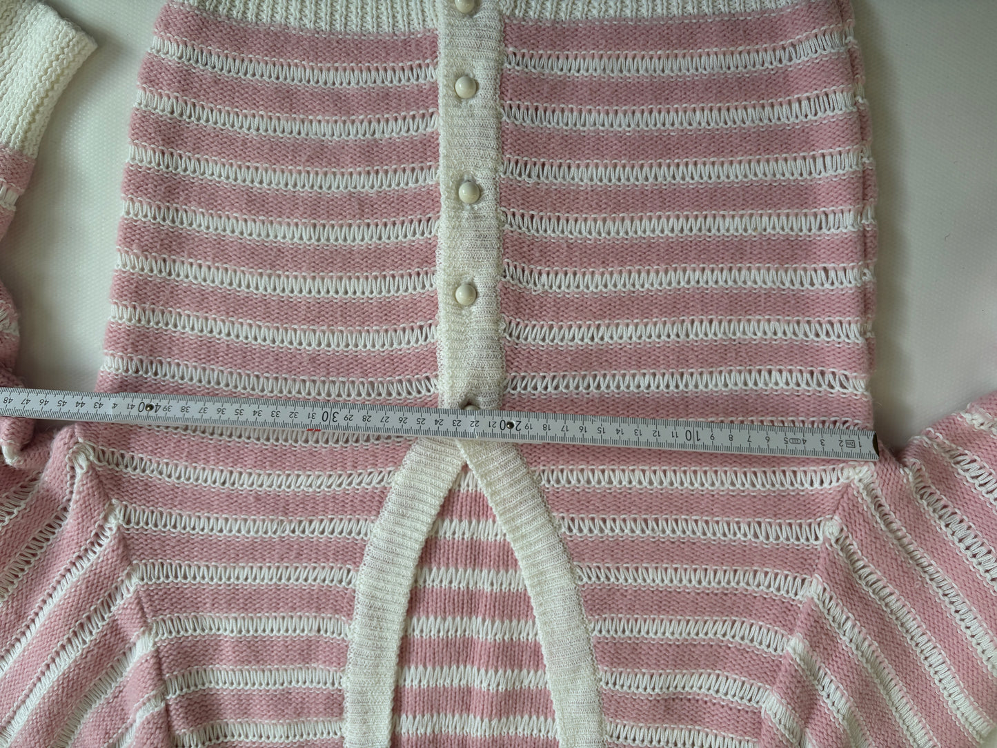 Strickjacke rosa-weiß gestreift mit Knöpfen im Retro Stil, S-M
