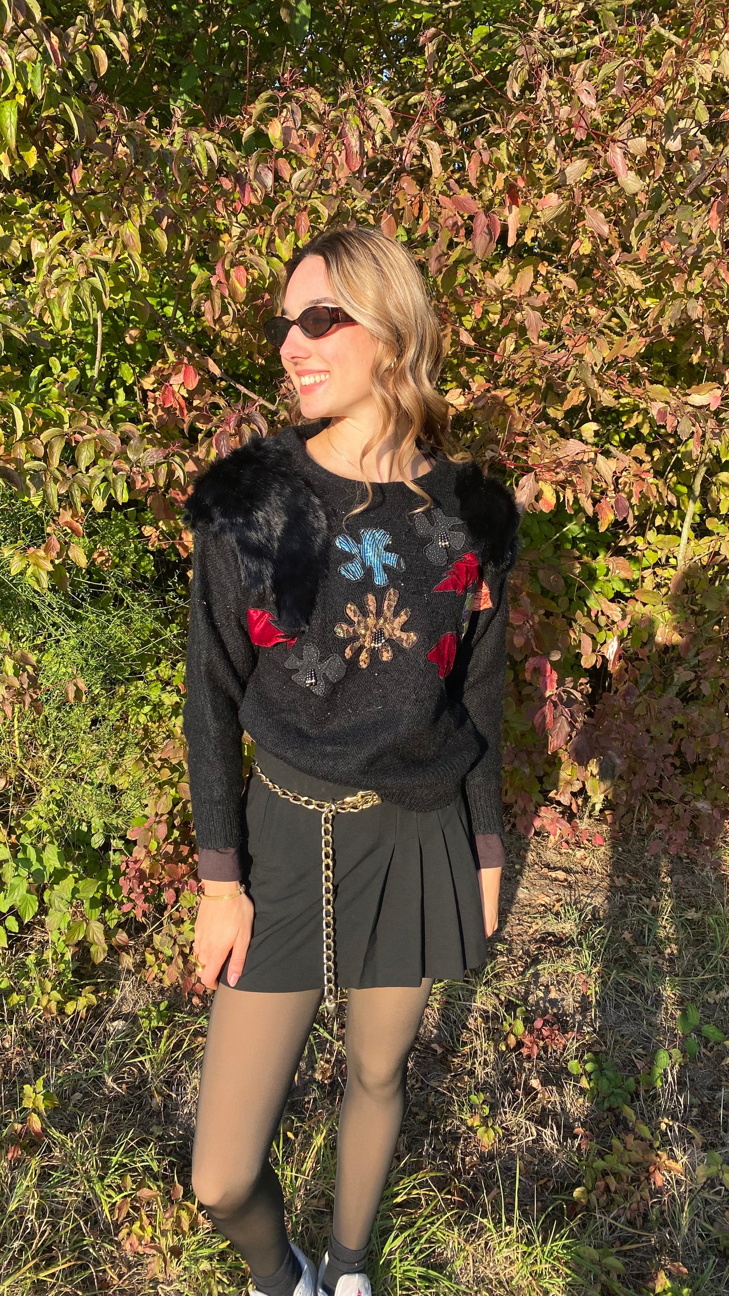 Mohair 80er Jahre Pullover mit Kunstfellbesatz und Verzierungen, schwarz, S,M