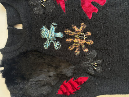 Mohair 80er Jahre Pullover mit Kunstfellbesatz und Verzierungen, schwarz, S,M