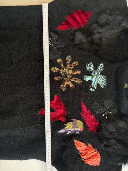 Mohair 80er Jahre Pullover mit Kunstfellbesatz und Verzierungen, schwarz, S,M