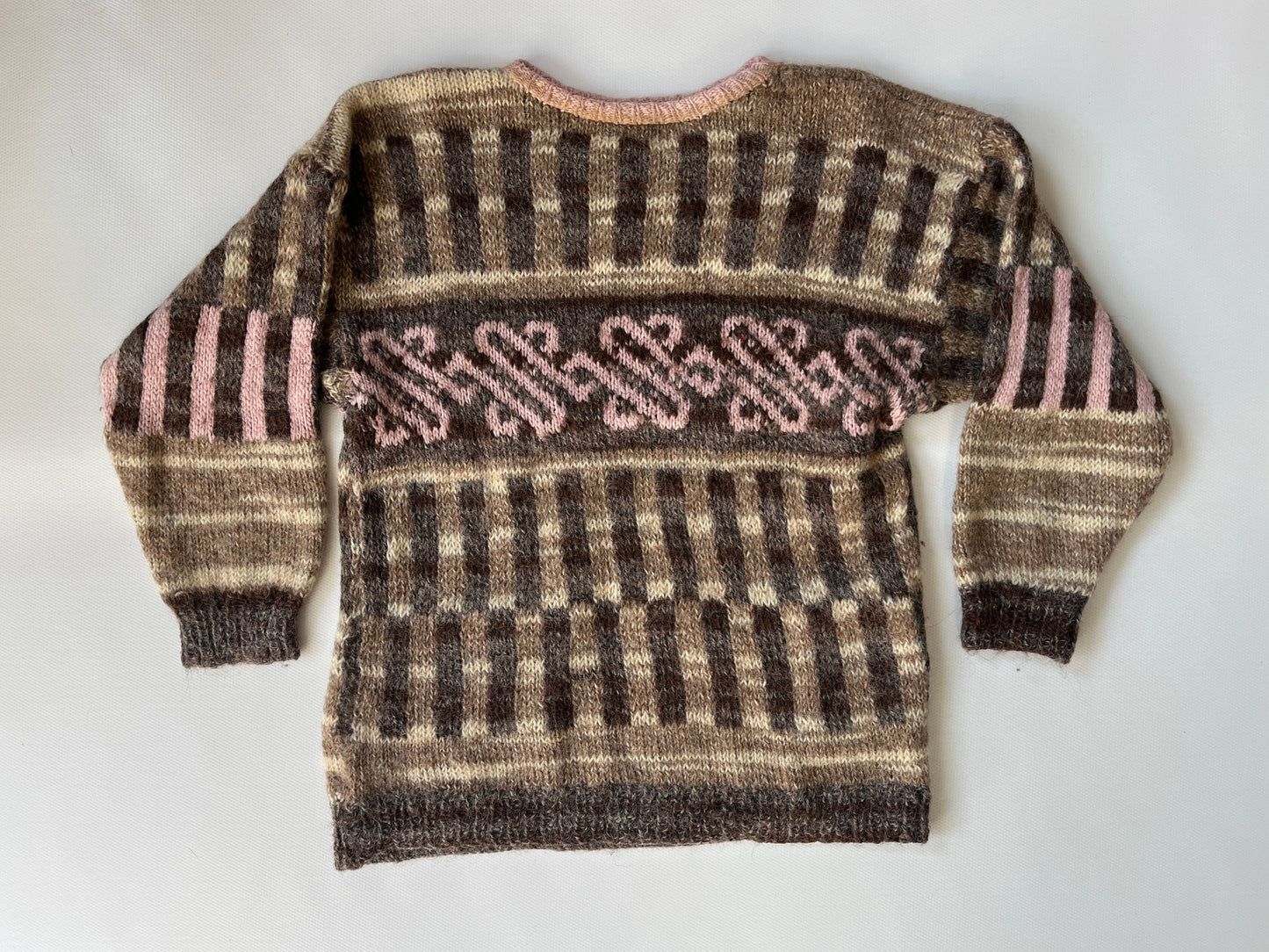 Handgestrickter Pullover in creme-beige mit rosa Muster, Unikat, S,M