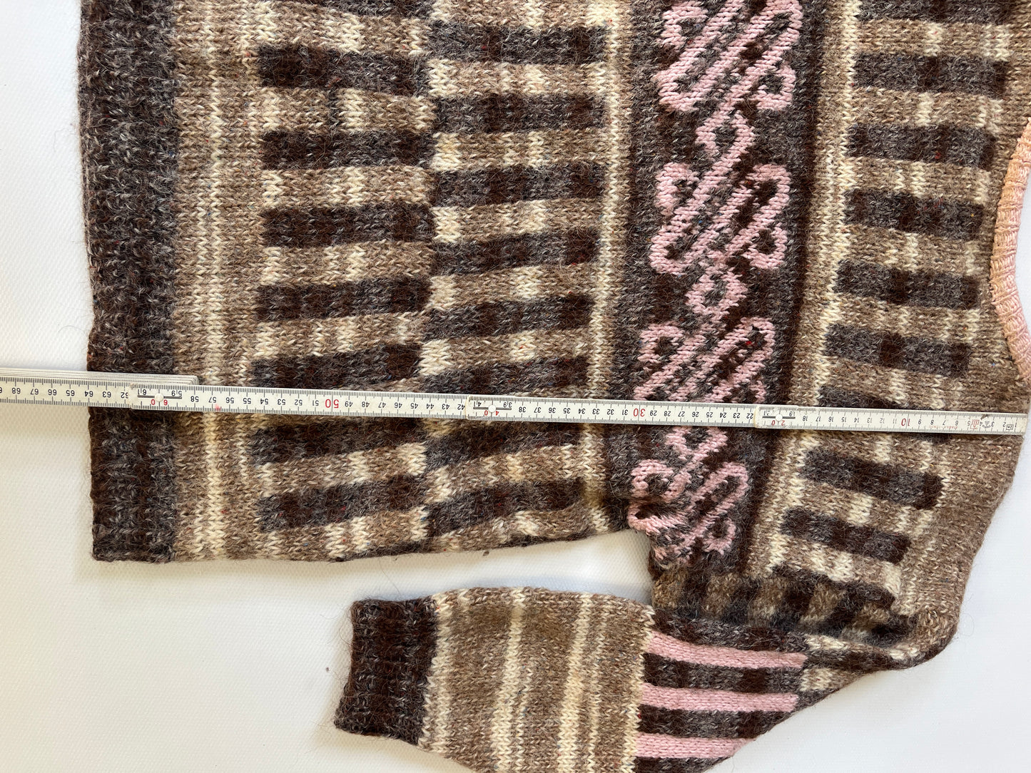 Handgestrickter Pullover in creme-beige mit rosa Muster, Unikat, S,M