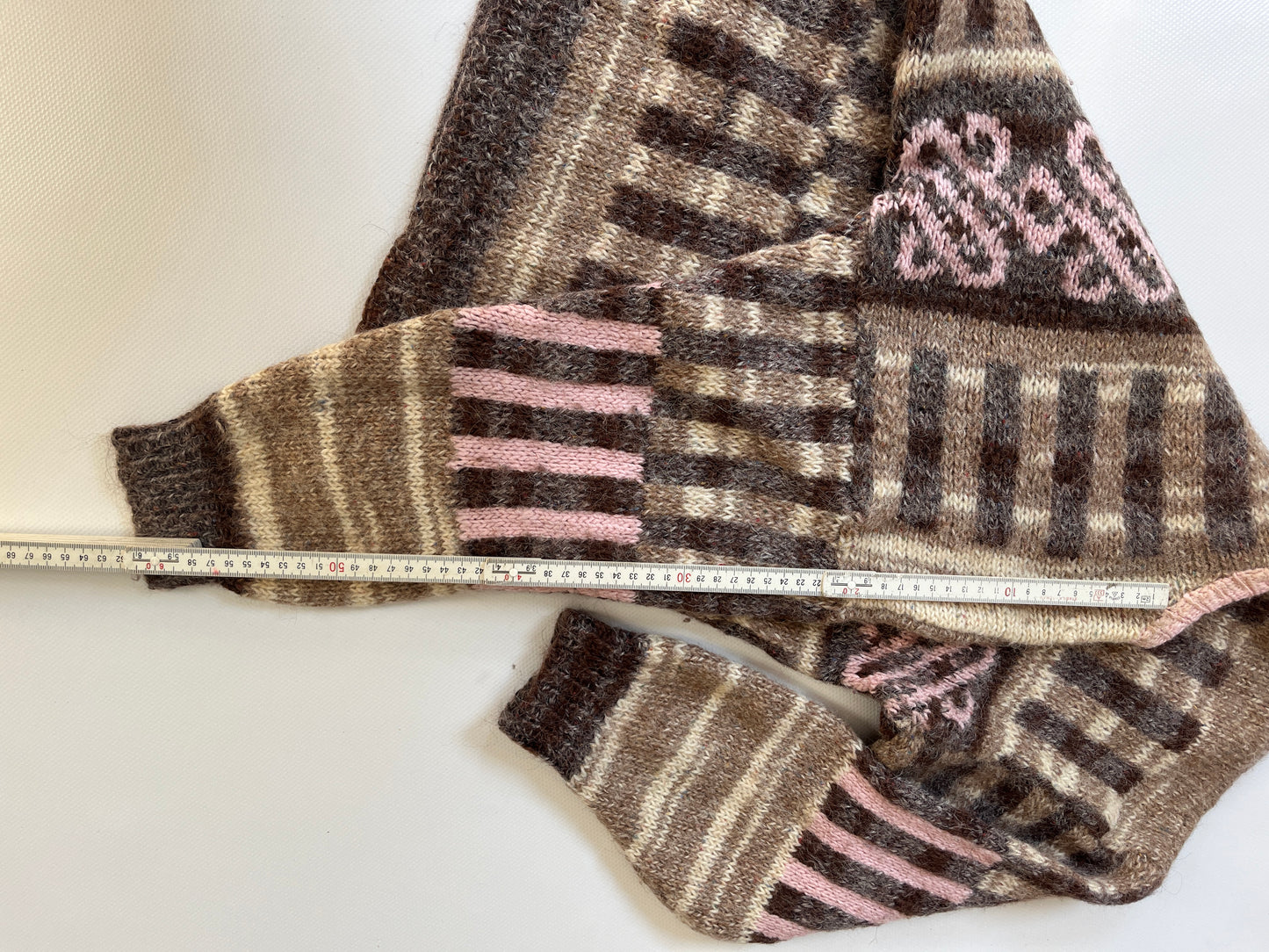 Handgestrickter Pullover in creme-beige mit rosa Muster, Unikat, S,M