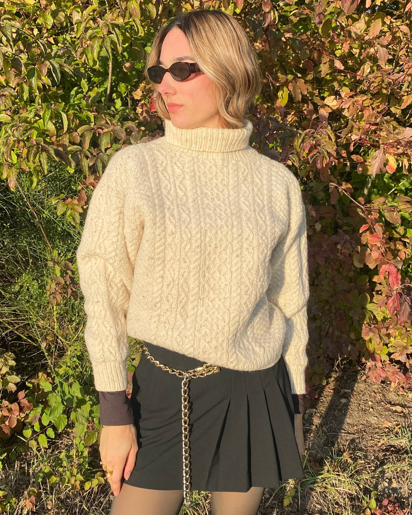 Cozy Grobstrick Rollkragenpullover in beige mit Zopfmuster, S,M