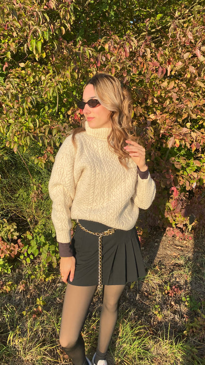 Cozy Grobstrick Rollkragenpullover in beige mit Zopfmuster, S,M