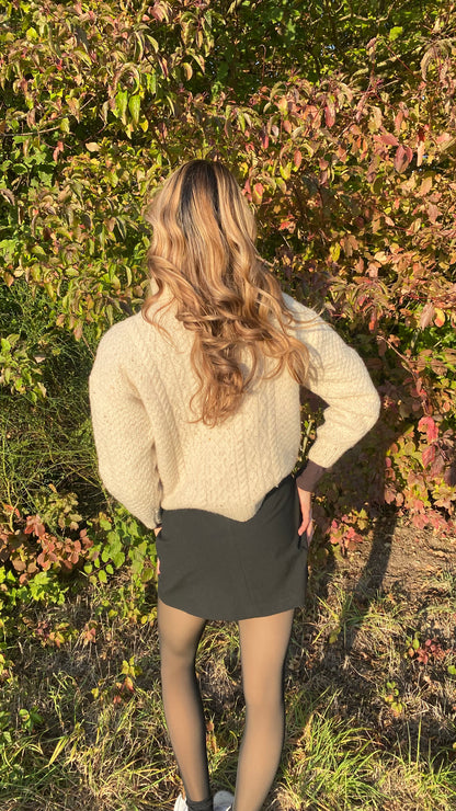 Cozy Grobstrick Rollkragenpullover in beige mit Zopfmuster, S,M