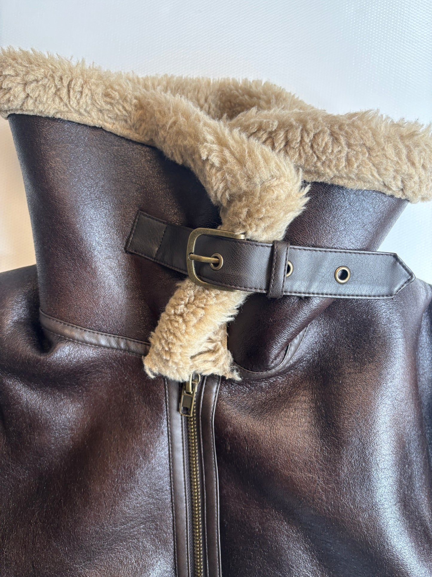 Zara Shearling-Fliegerjacke dunkelbraun mit Kunstfell, L passt S-M