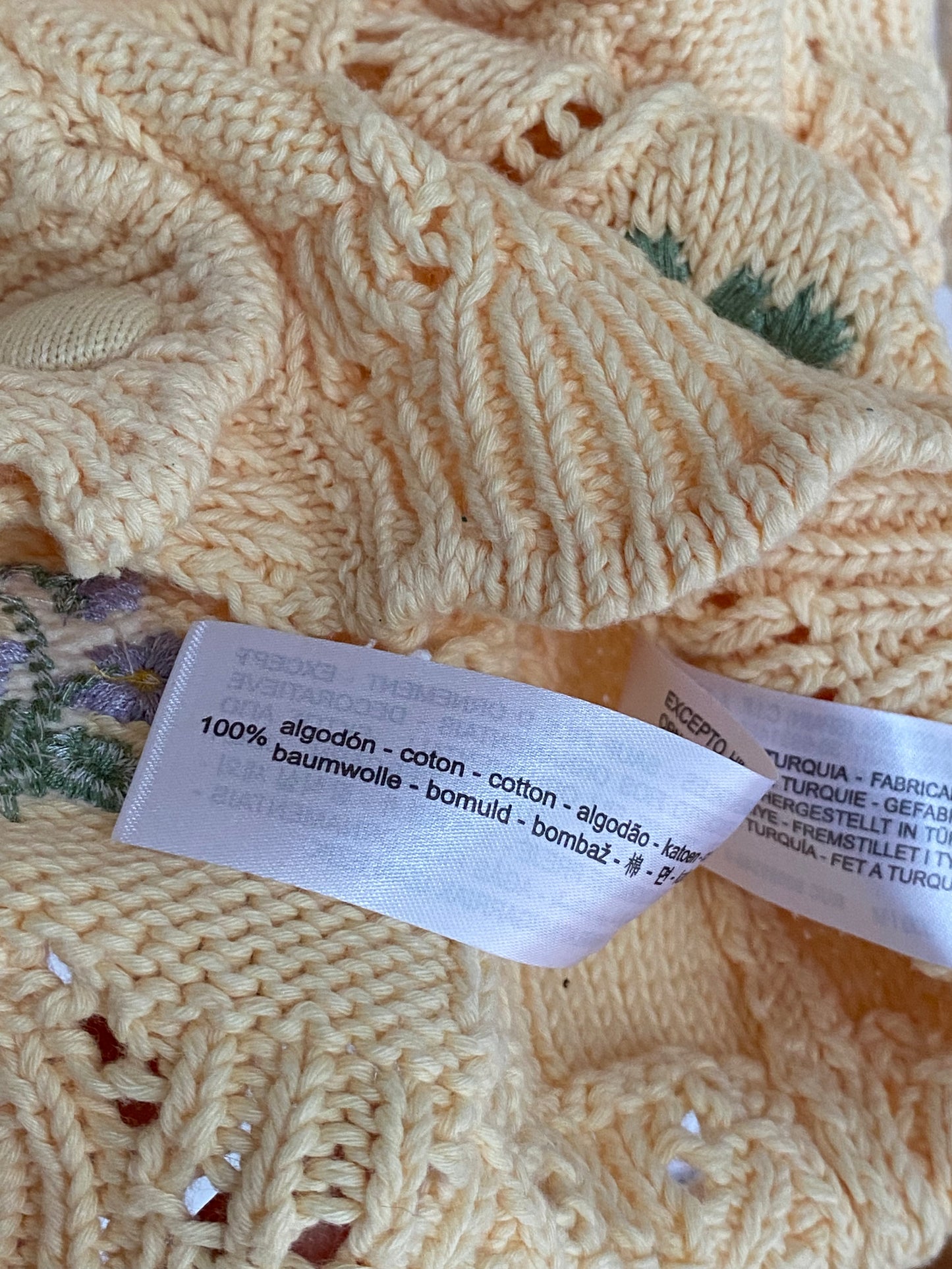Pre-loved Zara Strickcardigan in hellgelb mit Blumen-Stickerei, M