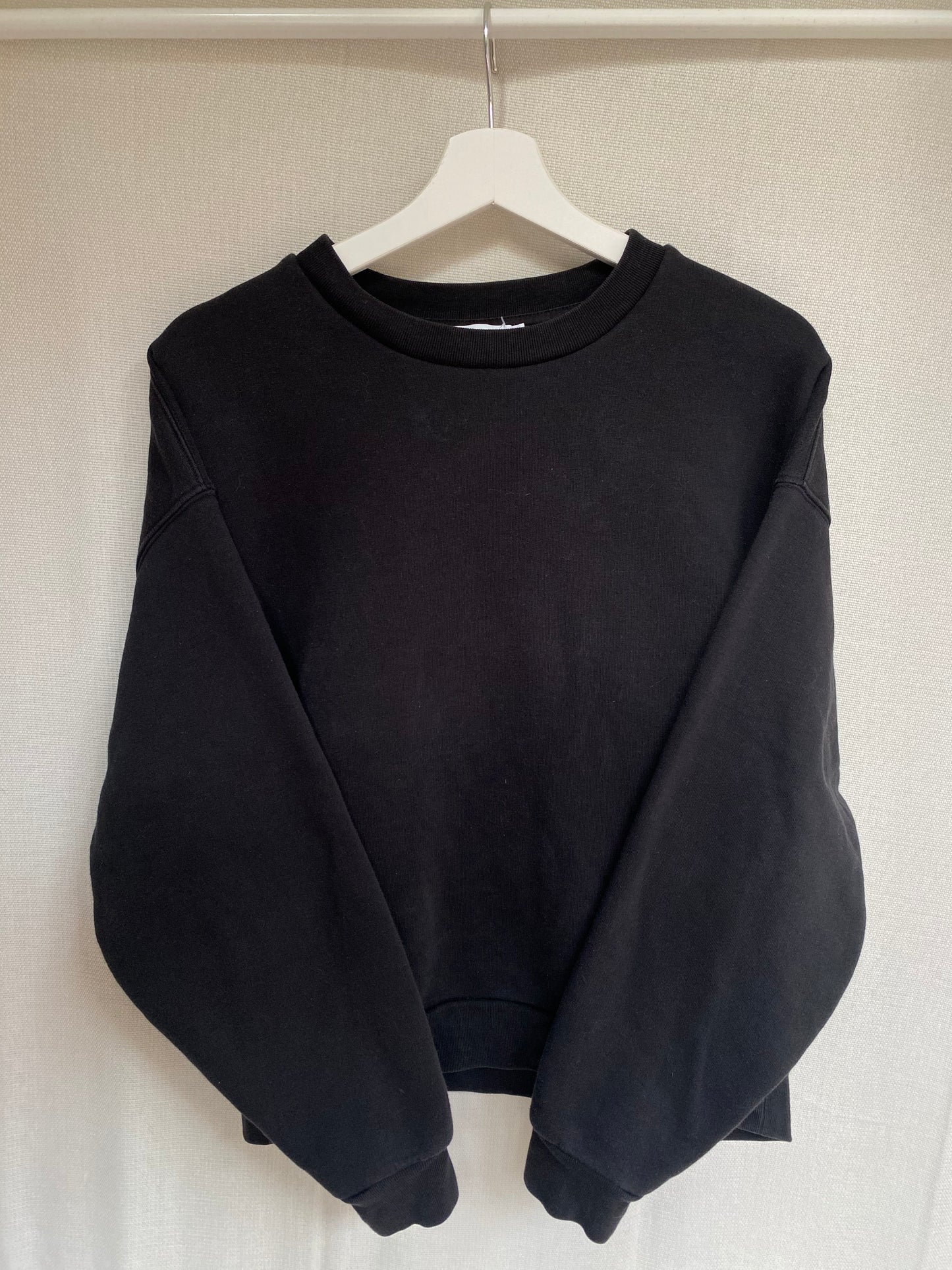 Closed Bio-Baumwolle Sweater in schwarz mit Logoschriftzug, XS,S