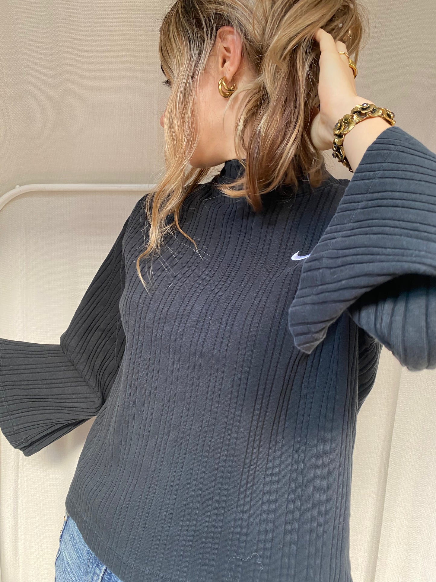 Nike geripptes Oberteil schwarz mit weiten Ärmeln und Logo, S