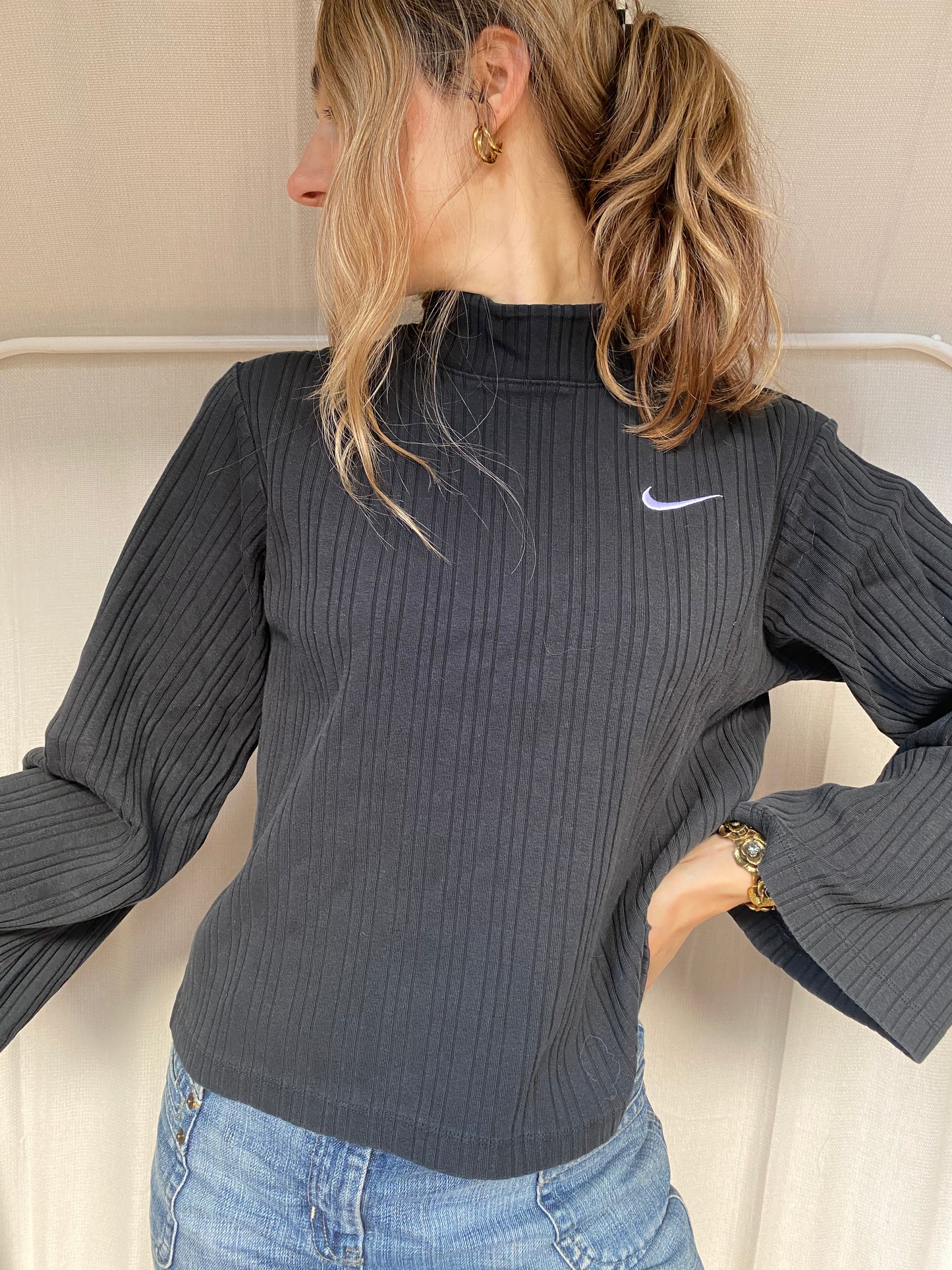 Nike geripptes Oberteil schwarz mit weiten Ärmeln und Logo, S