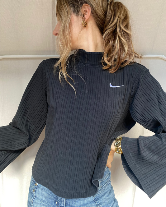 Nike geripptes Oberteil schwarz mit weiten Ärmeln und Logo, S