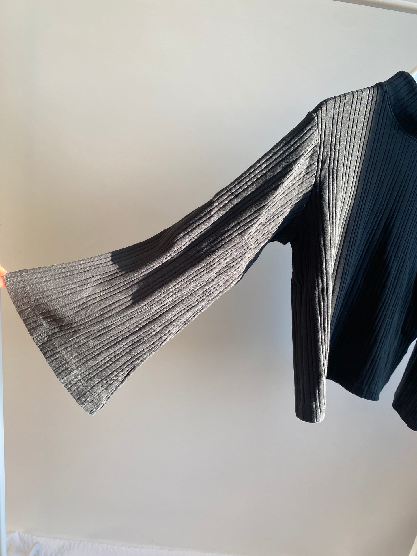 Nike geripptes Oberteil schwarz mit weiten Ärmeln und Logo, S