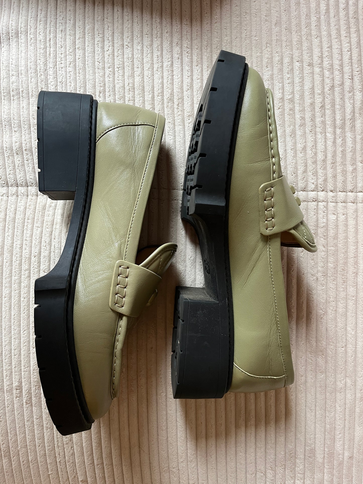 Coach Leder Loafer Leah Slipper in Moss, pistazie grün, Gr. 40
