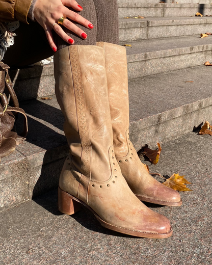 Buffalo derbe retro Lederstiefel hellbraun mit Verzierung, Gr. 40