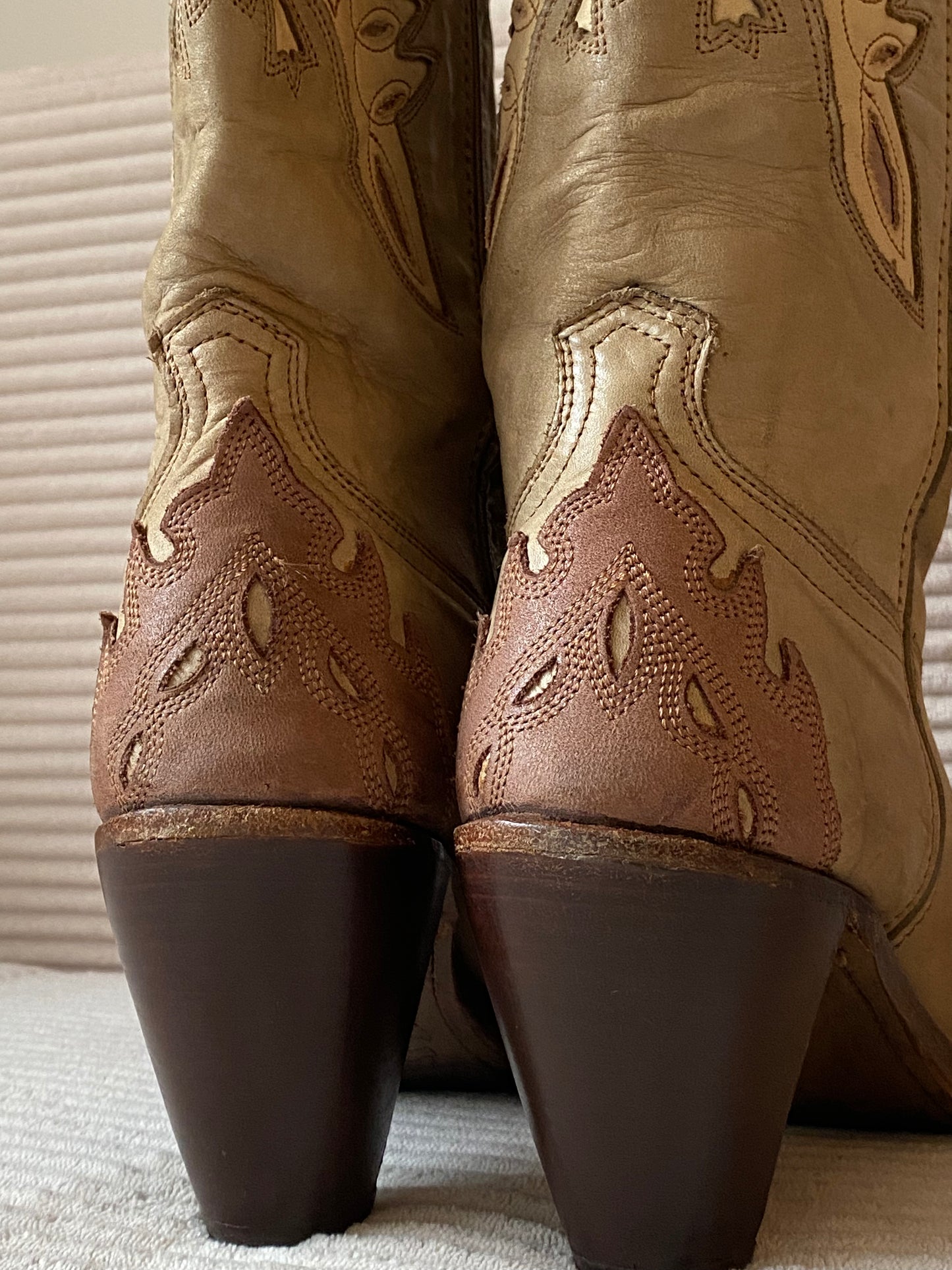 Sancho Cowboystiefel 8235 mit Feuer; geöltes Wildleder beige, Gr. 40