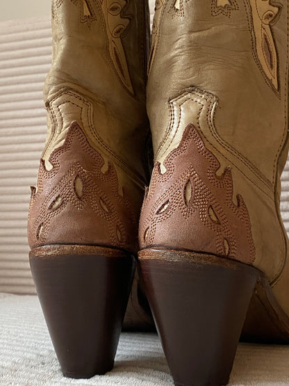 Sancho Cowboystiefel 8235 mit Feuer; geöltes Wildleder beige, Gr. 40