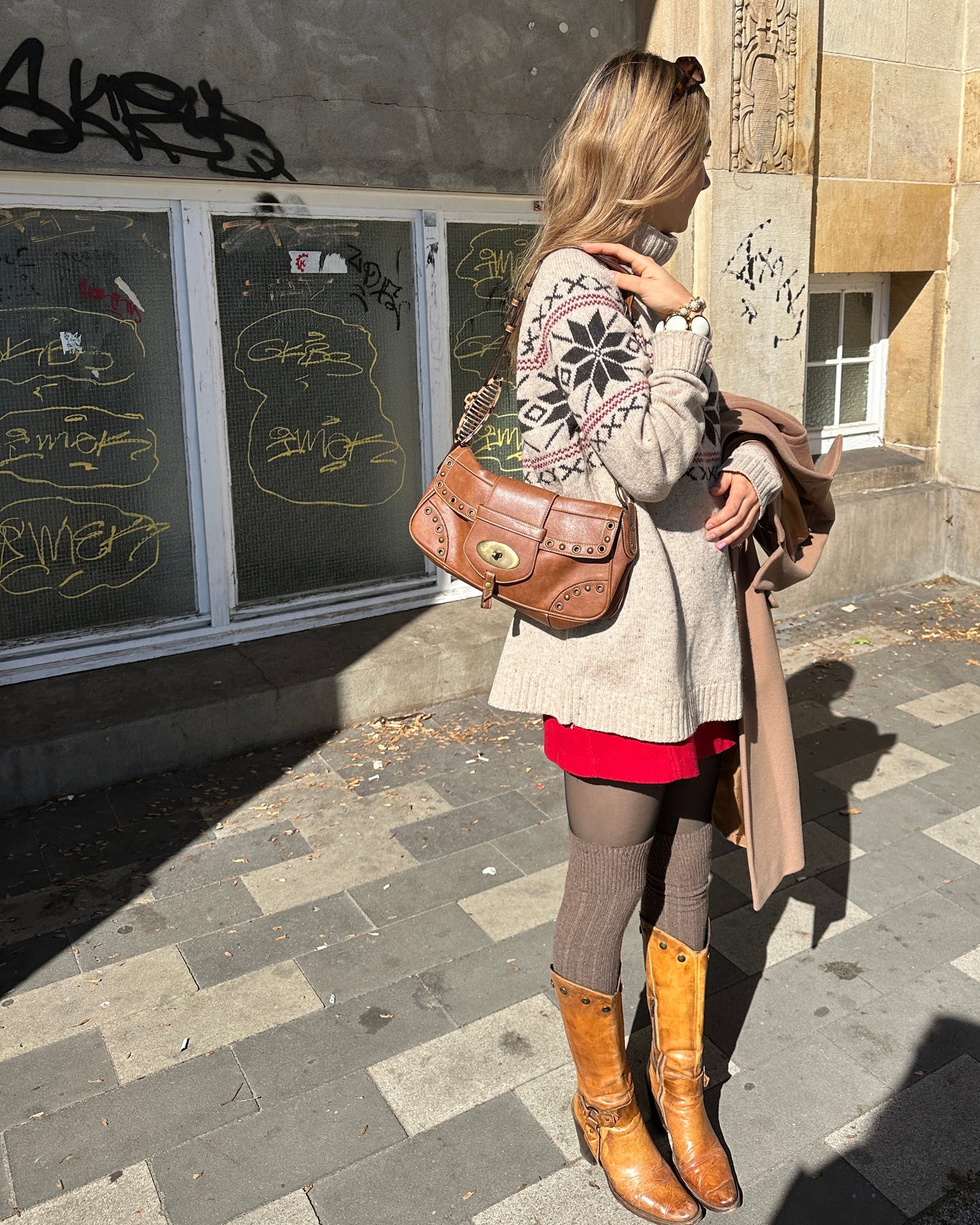 Lederstiefel cognac braun mit Nieten, Langschaft mit Absatz, Gr. 39