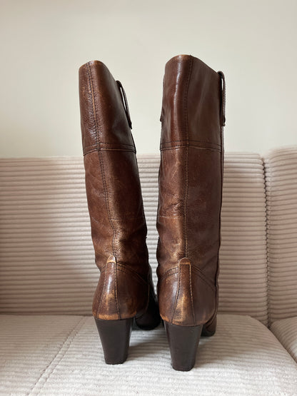 Vagabond Lederstiefel Langschaft mit Absatz in dunkelbraun, Gr. 39