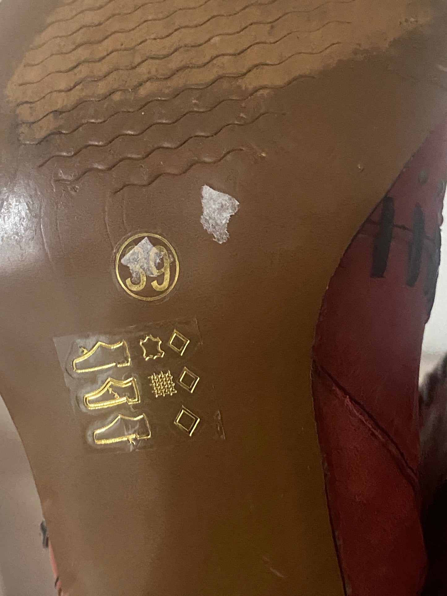 Lederstiefel in bordeaux rot mit schwarzer Verzierung und Absatz, Gr. 39