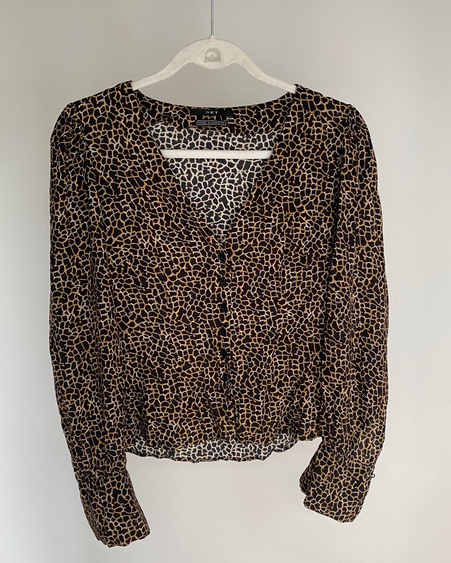 Pre-loved SET Leoparden Muster Bluse mit Knopfreihe, beige braun, S