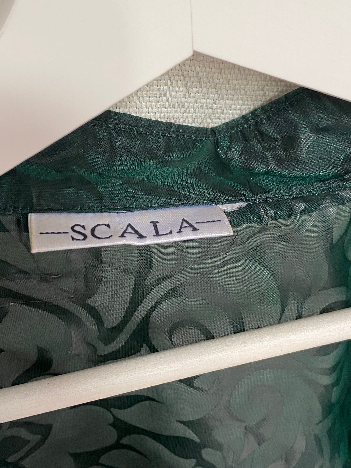 Transparente Bluse in dunkelgrün mit seidig glänzendem Muster, Onesize