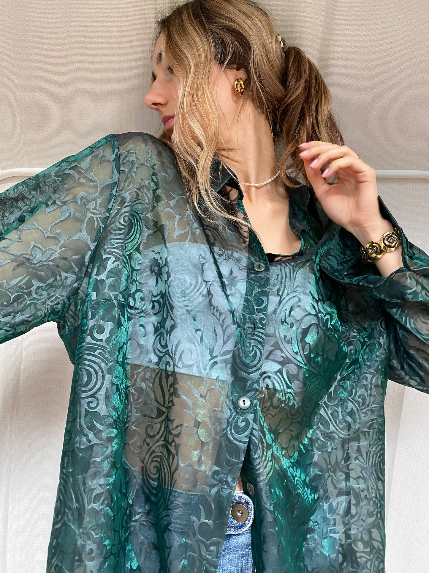 Transparente Bluse in dunkelgrün mit seidig glänzendem Muster, Onesize