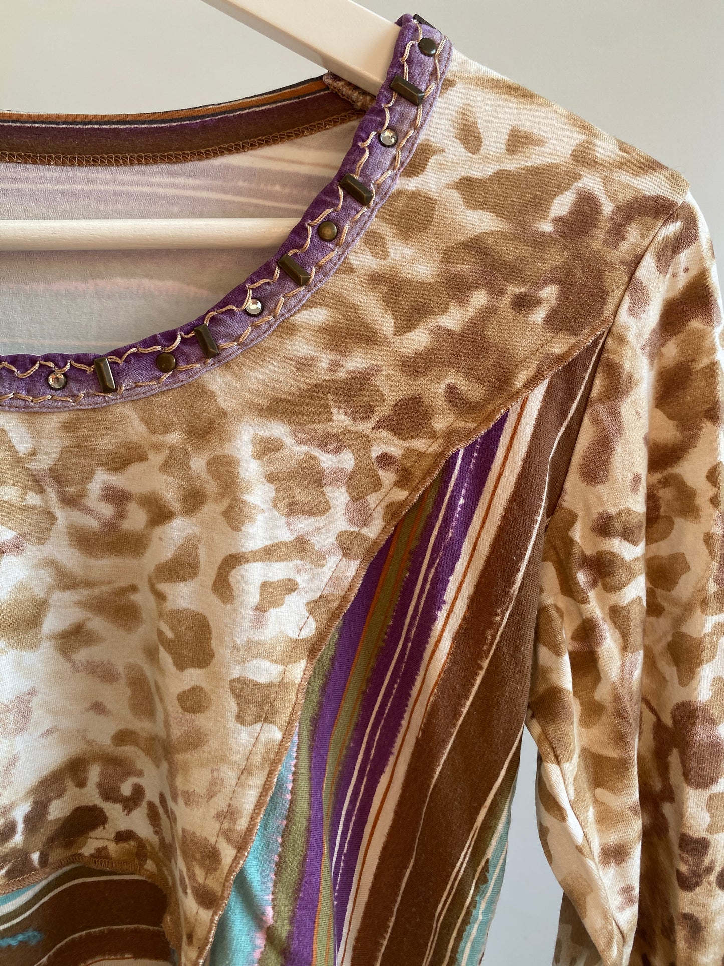 Traumhaftes multicolor verziertes Longsleeve Trompetenärmel, S