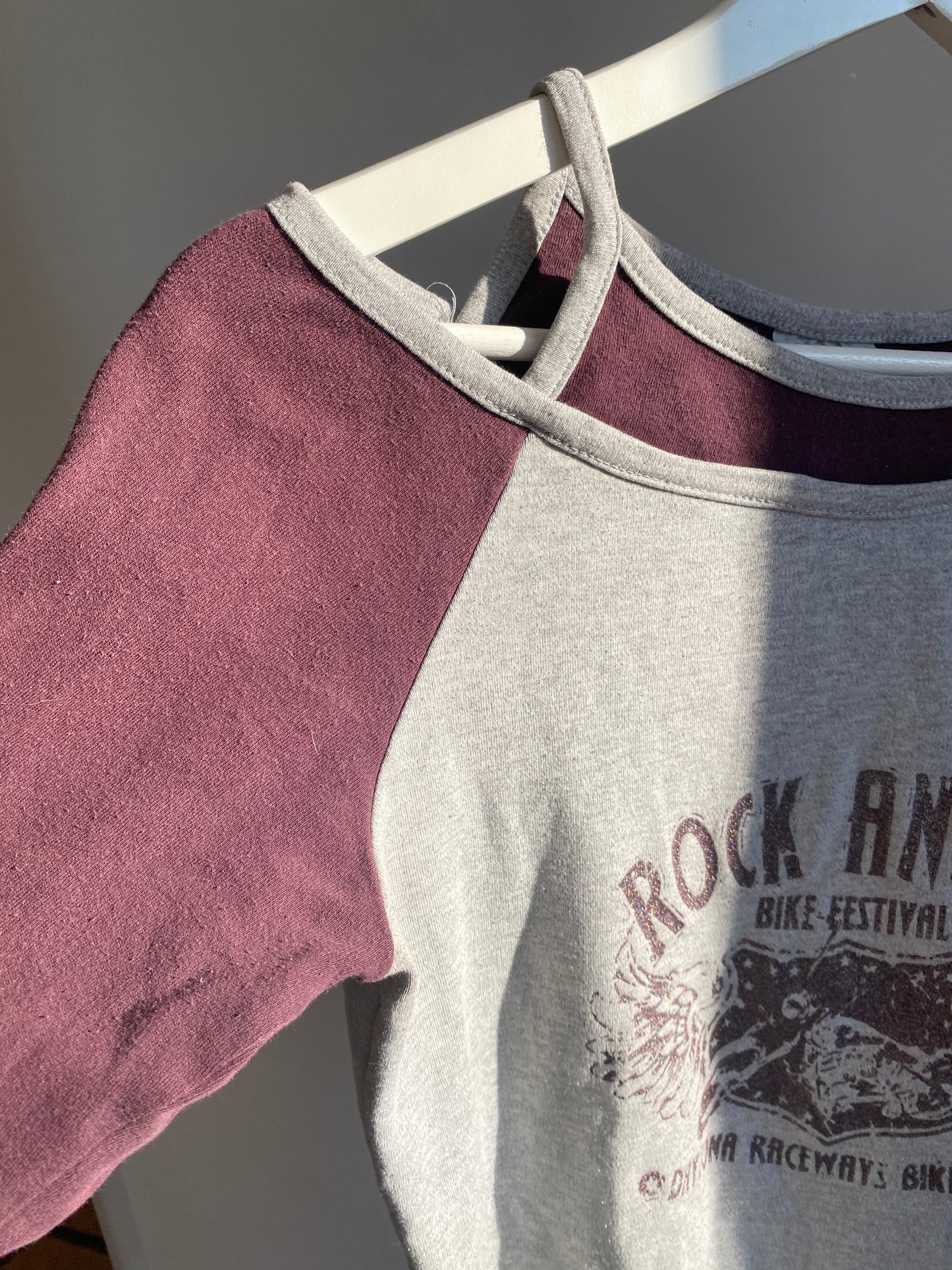Edgy y2k layering contrast Rock-Stil Shirt grau bordeaux, S